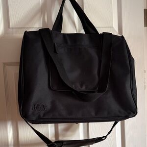 Beis - The East To West Tote 
in Black